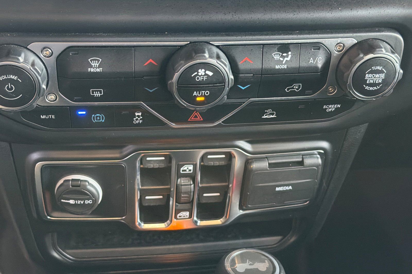 Used 2022 Jeep Wrangler Unlimited Sahara image 21