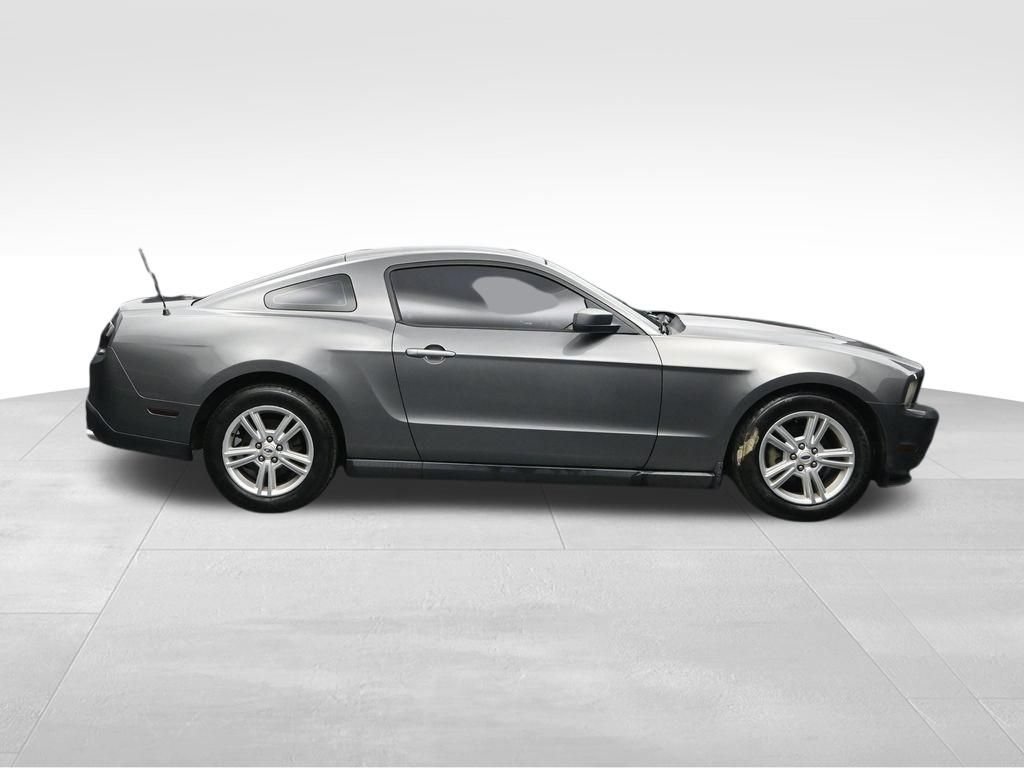 Used 2010 Ford Mustang Coupe RWD image 6