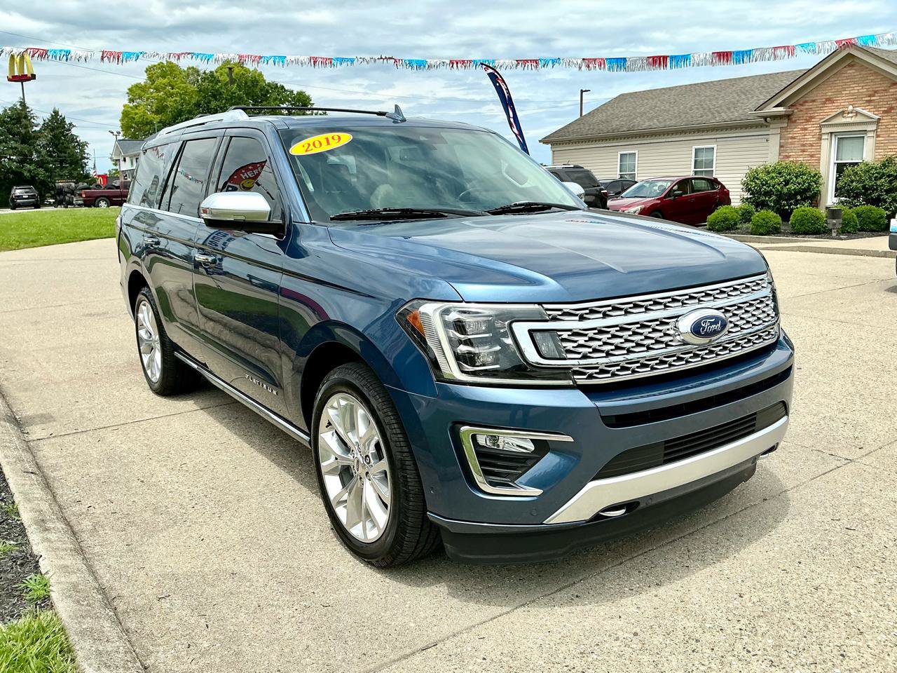 Used 2019 Ford Expedition Platinum AWD/4WD image 3