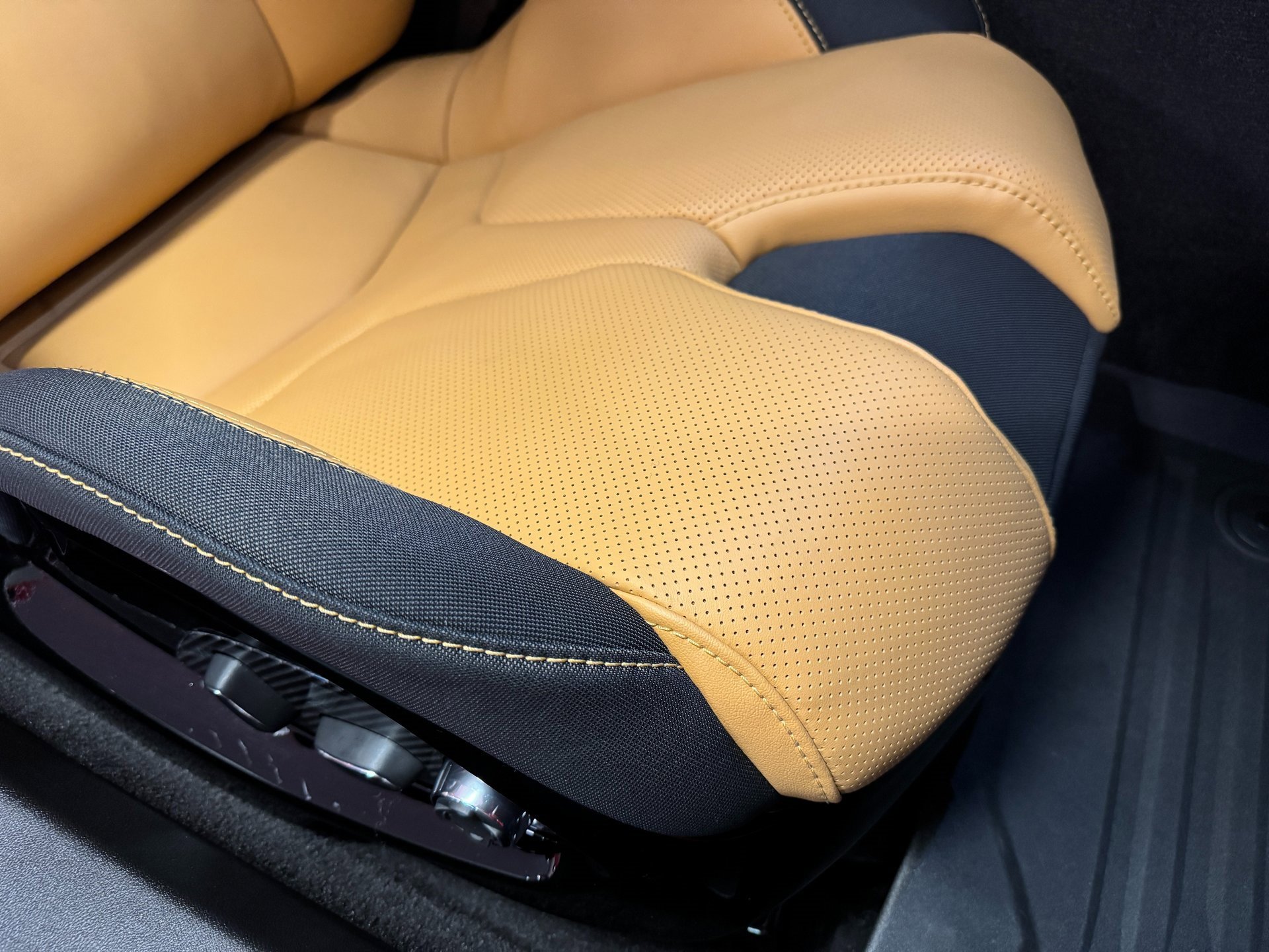 Used 2023 Chevrolet Corvette Stingray Preferred Cpe w/ 2LT image 28