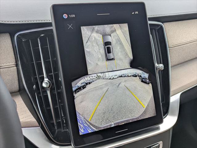 New 2026 Volvo XC90 T8 Plus w/ Protection Package AWD/4WD image 9