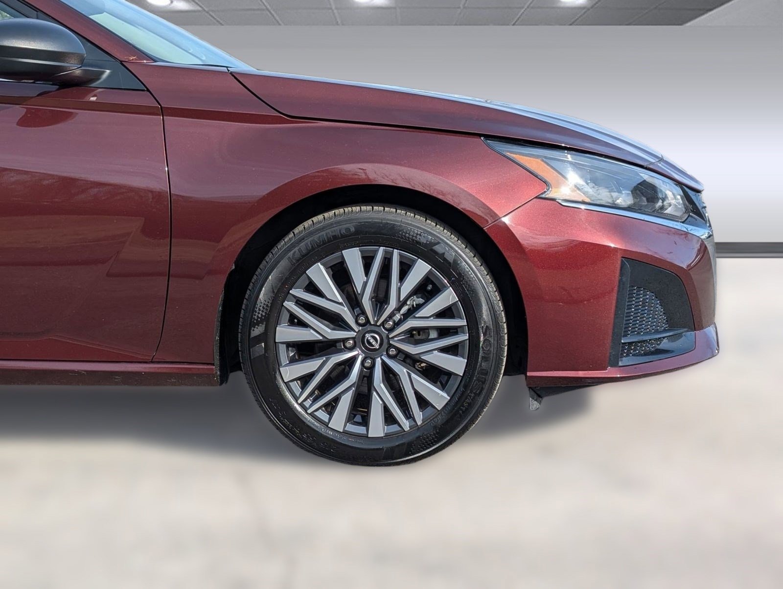 Used 2024 Nissan Altima 2.5 SV image 12