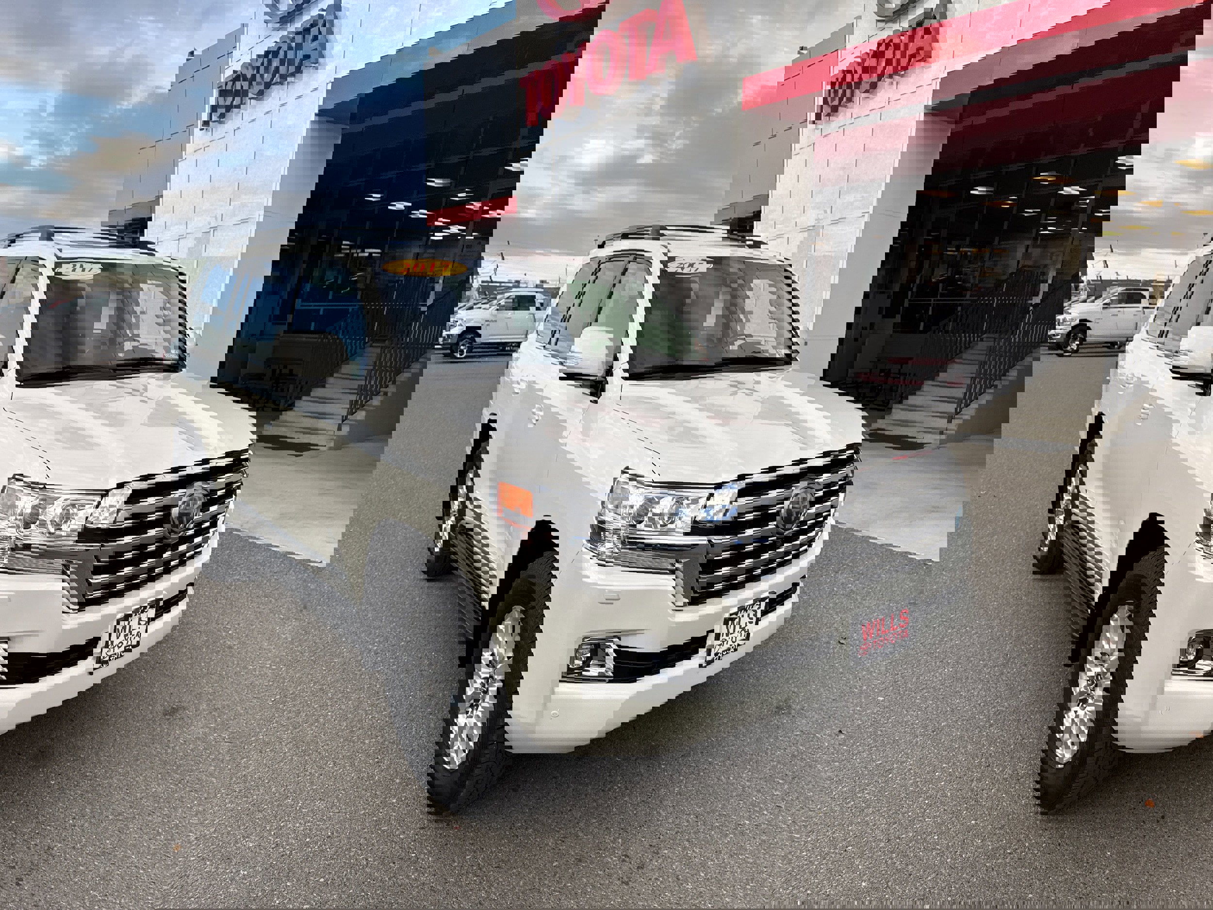 Used 2017 Toyota Land Cruiser image 1