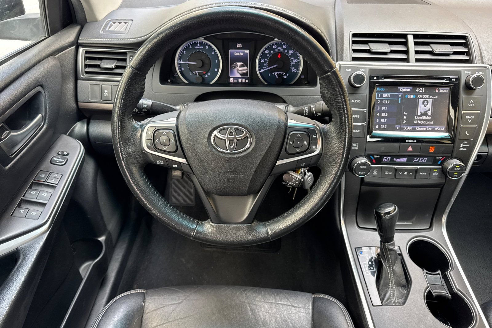 Used 2017 Toyota Camry XLE FWD image 14