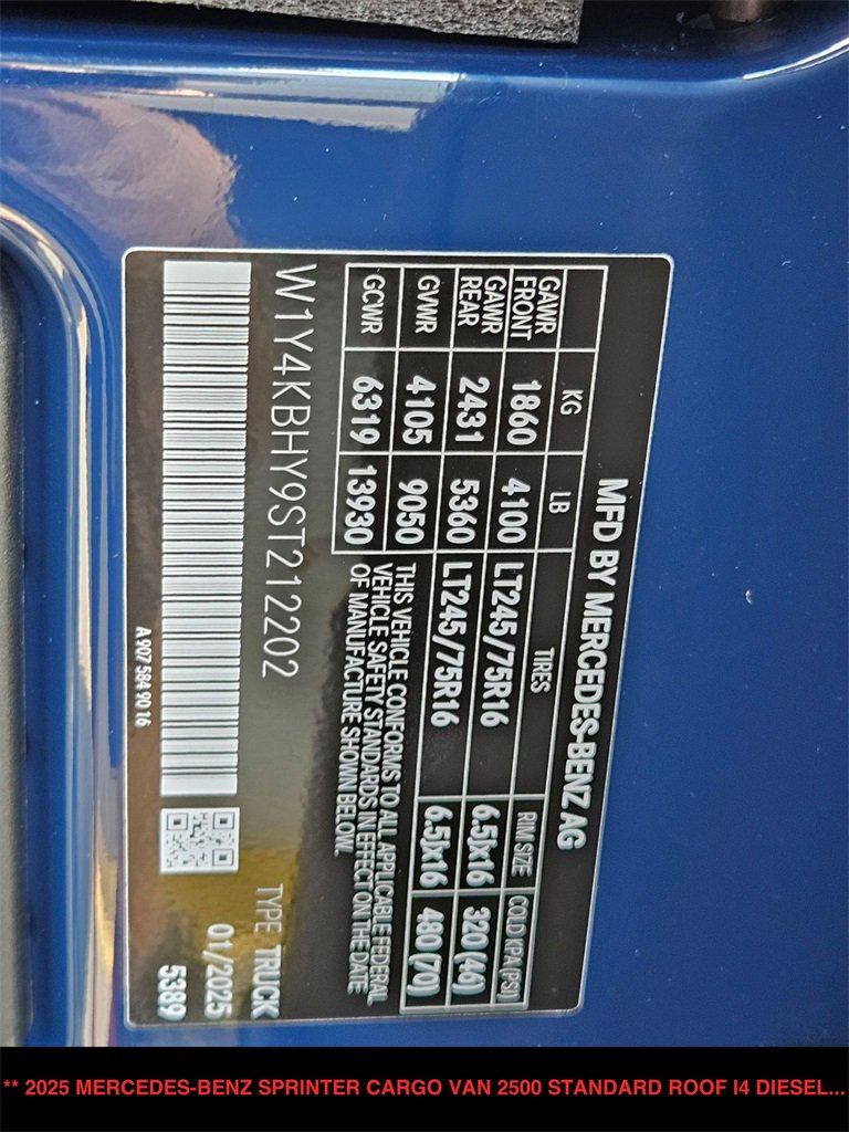 Used 2025 Mercedes-Benz Sprinter 2500 image 19