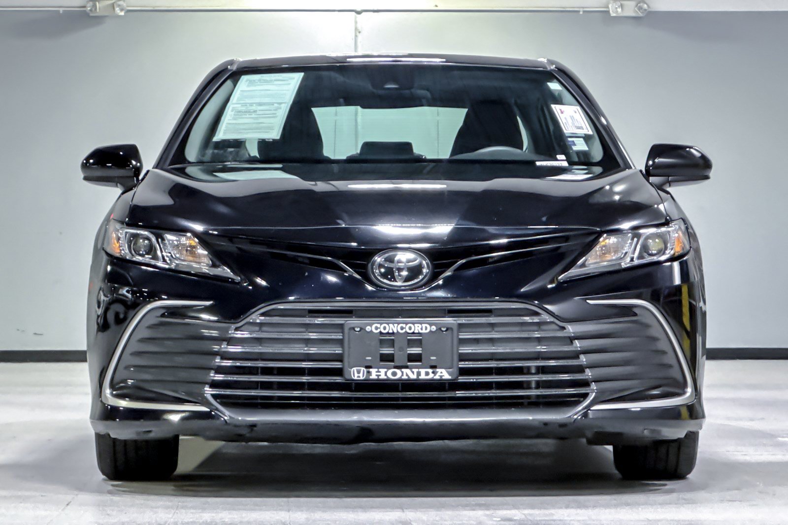 Used 2022 Toyota Camry LE FWD image 6