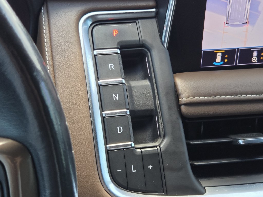 Used 2021 Chevrolet Suburban High Country RWD image 23