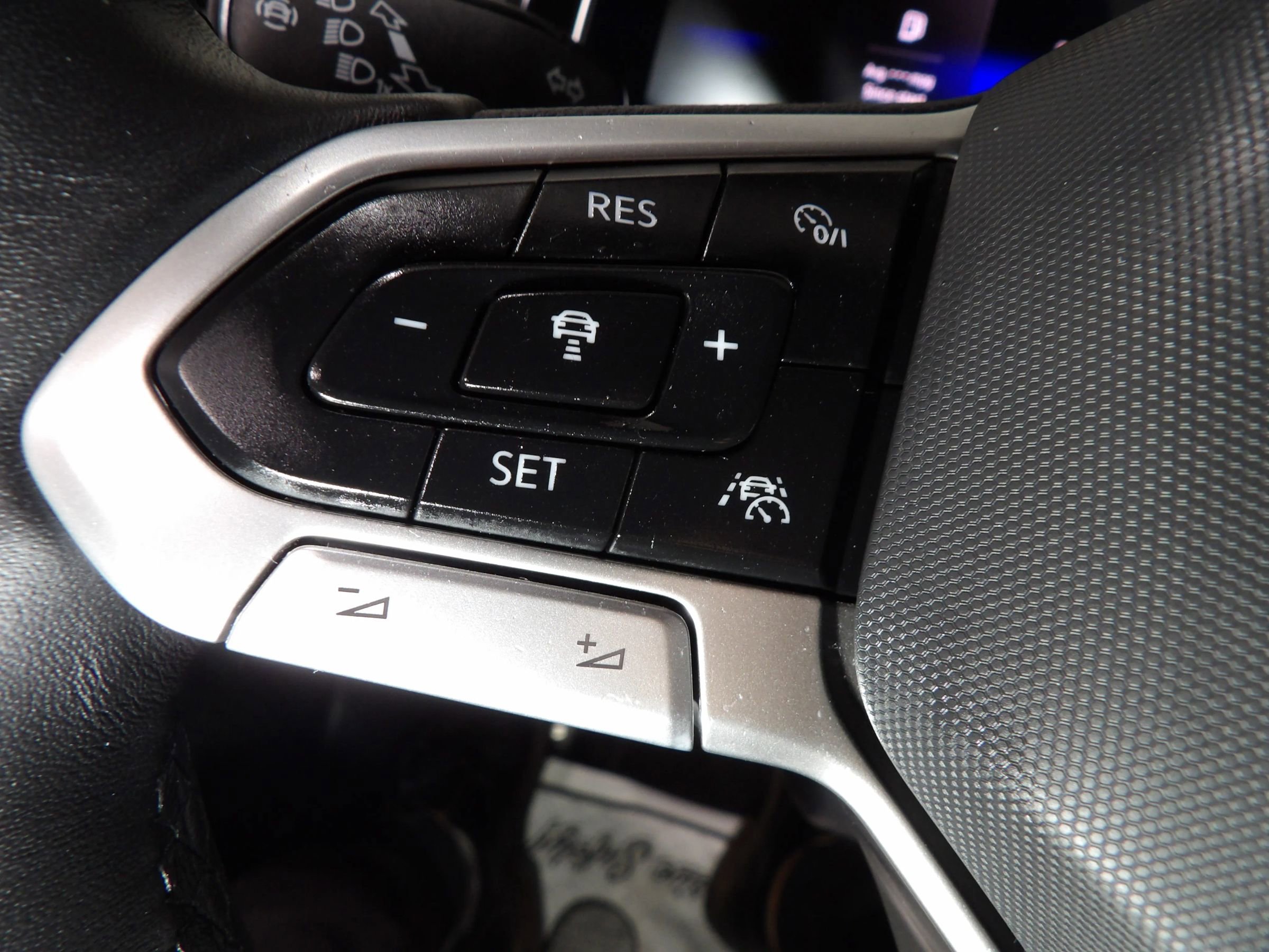 Used 2025 Volkswagen Jetta Sport image 18