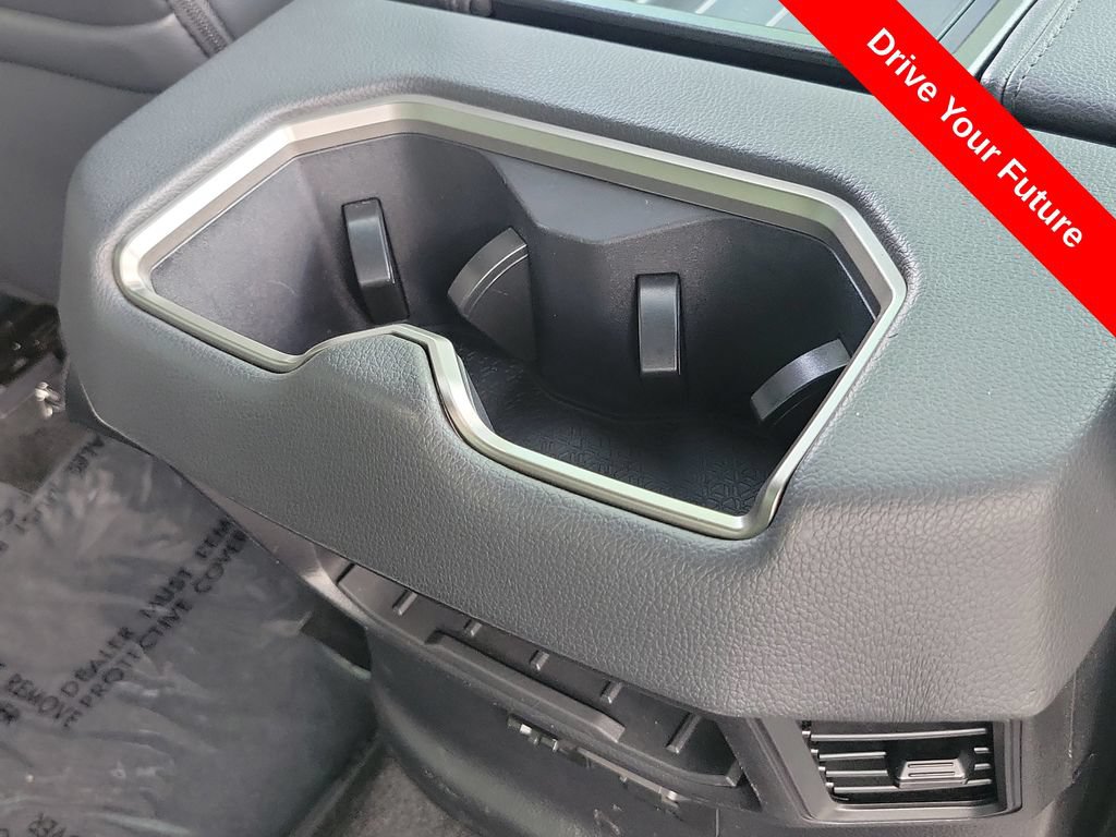 Used 2025 Toyota Tundra Limited AWD/4WD image 25