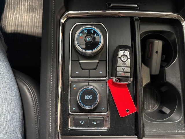 Used 2023 Ford Expedition XLT image 10