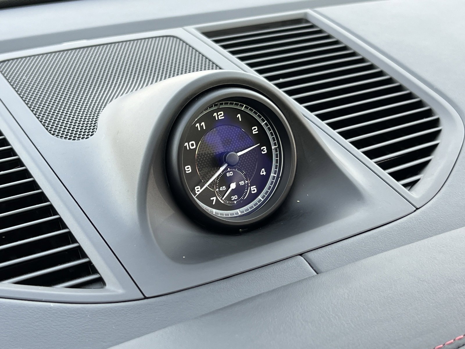 Certified 2024 Porsche Macan image 25