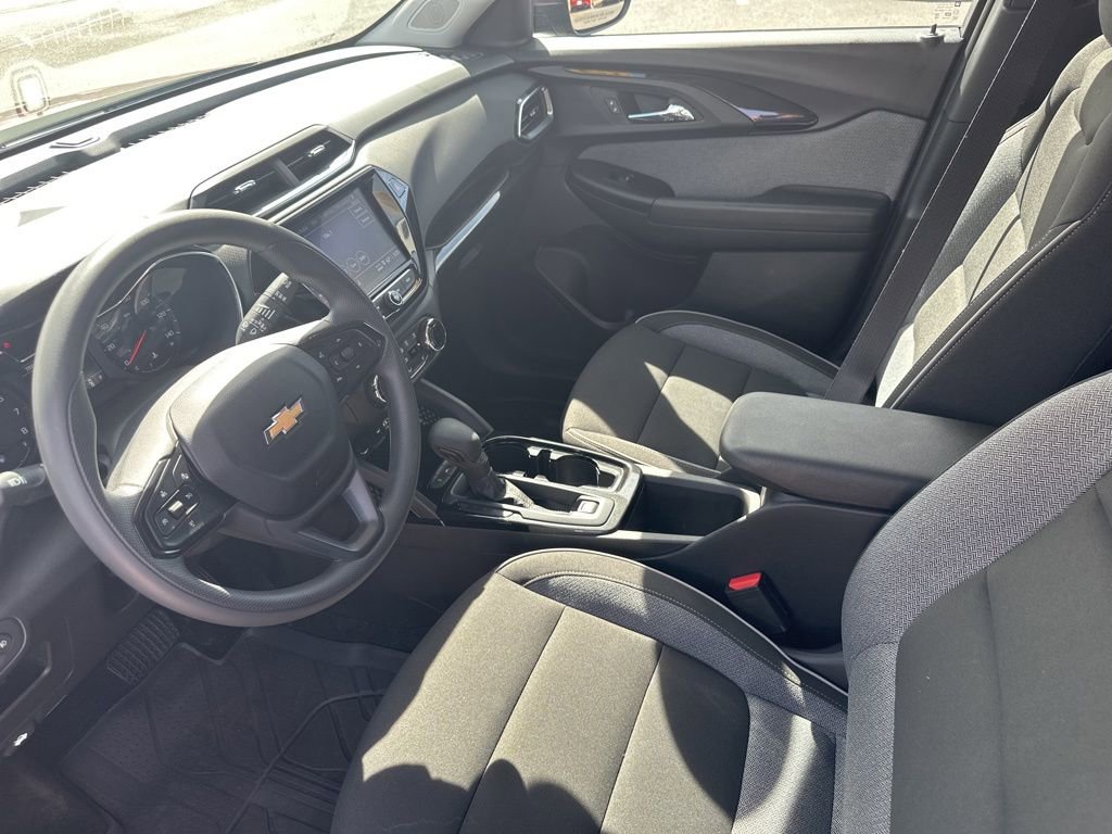 Used 2023 Chevrolet TrailBlazer LT w/ Convenience Package AWD/4WD image 16