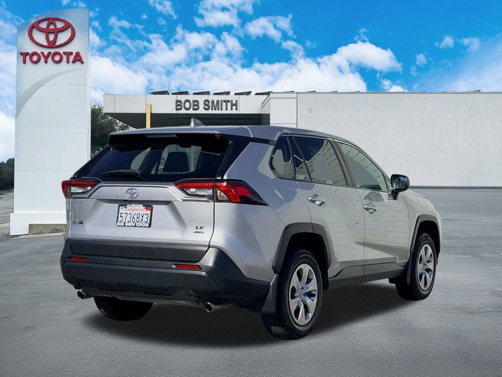 Used 2022 Toyota RAV4 LE image 6