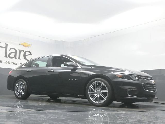 Used 2018 Chevrolet Malibu LT w/ Leather Package image 2