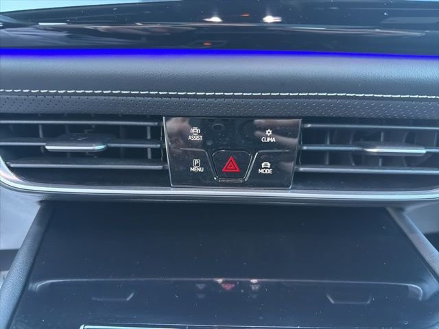 Used 2024 Volkswagen Atlas Cross Sport SEL R-Line image 28