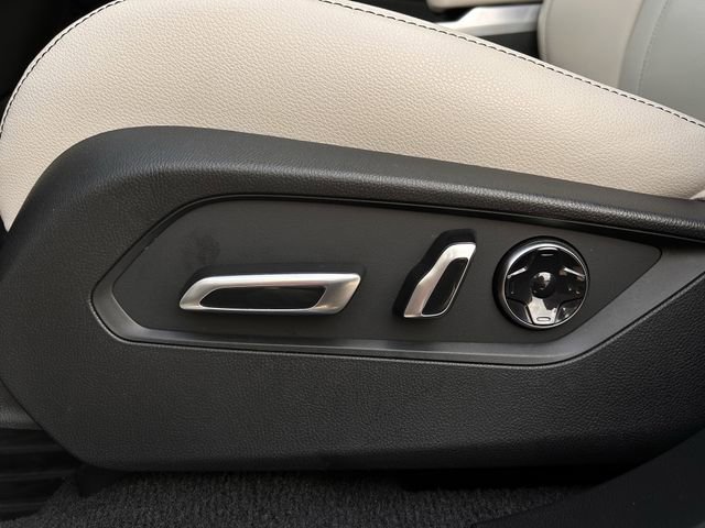 Used 2025 Acura RDX SH-AWD image 28