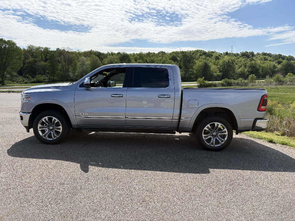 Used 2022 RAM 1500 Limited w/ Cold Weather Group AWD/4WD image 2
