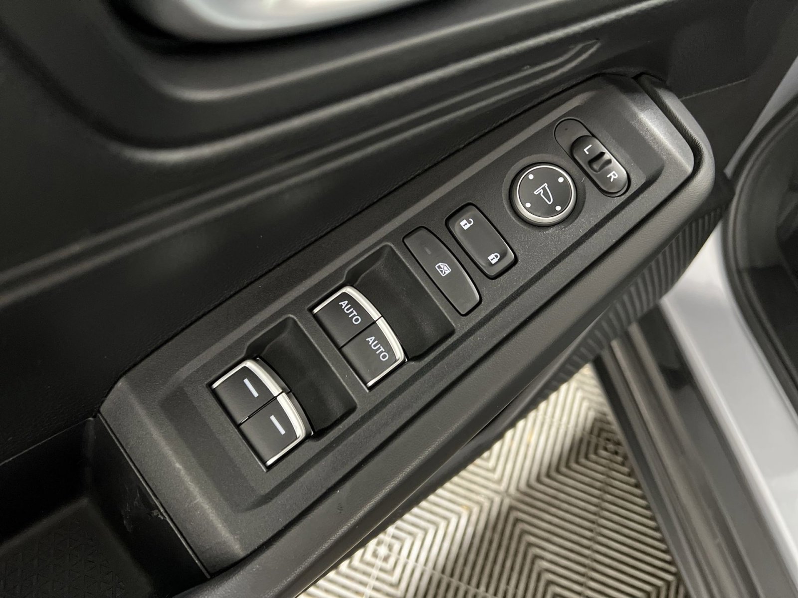 Used 2023 Honda Accord LX image 13