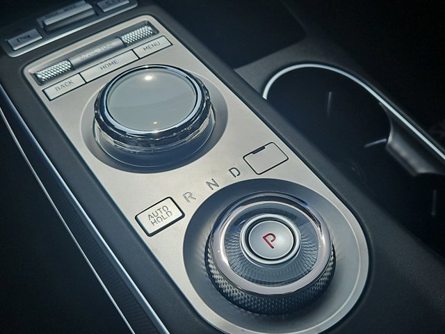 Used 2023 Genesis GV70 2.5T w/ Sport Prestige Package image 12