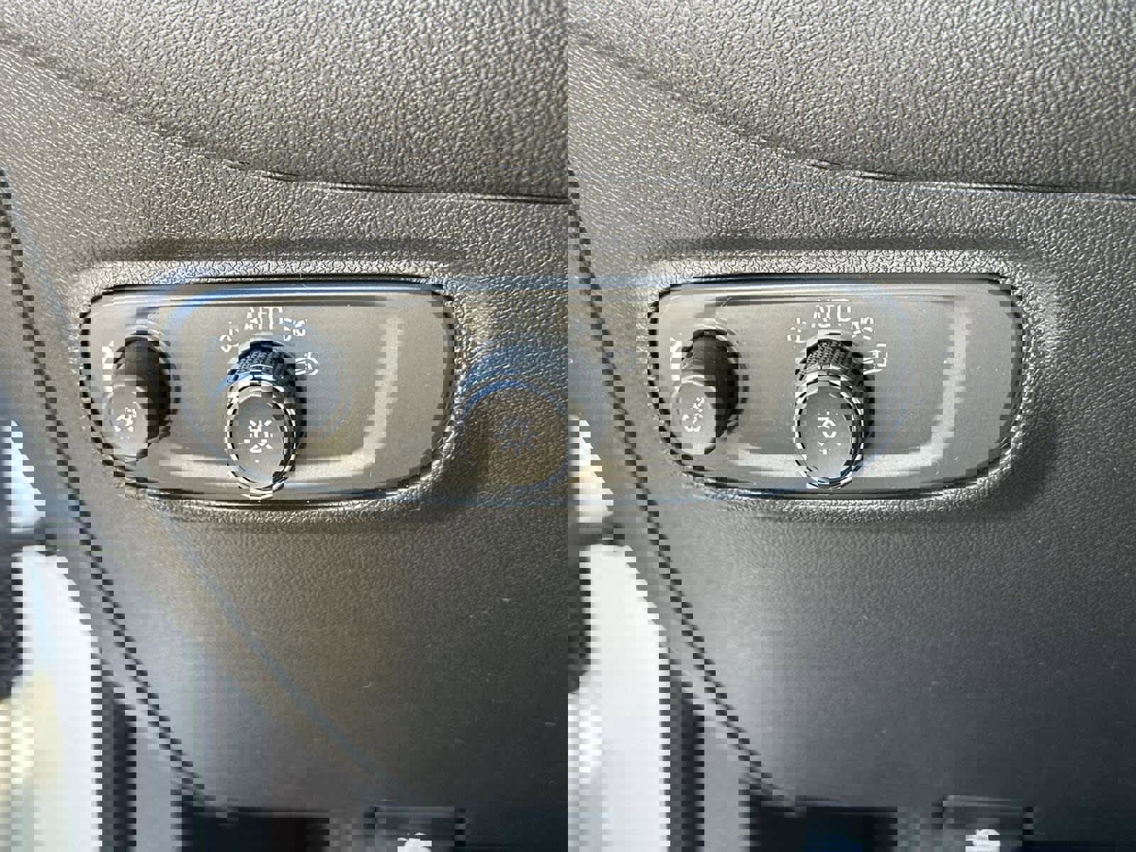 Used 2022 Chevrolet Equinox LS w/ LS Convenience Package image 29