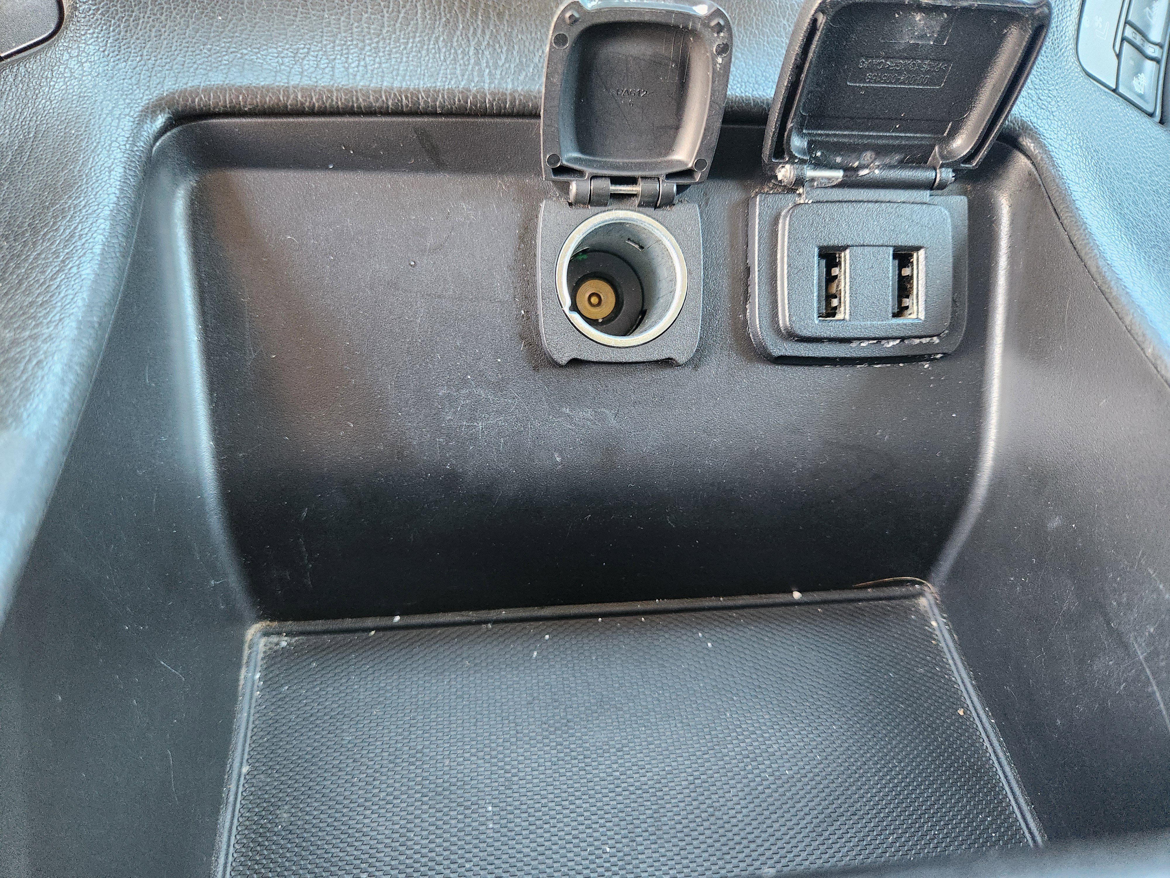 Used 2017 GMC Yukon SLT image 36