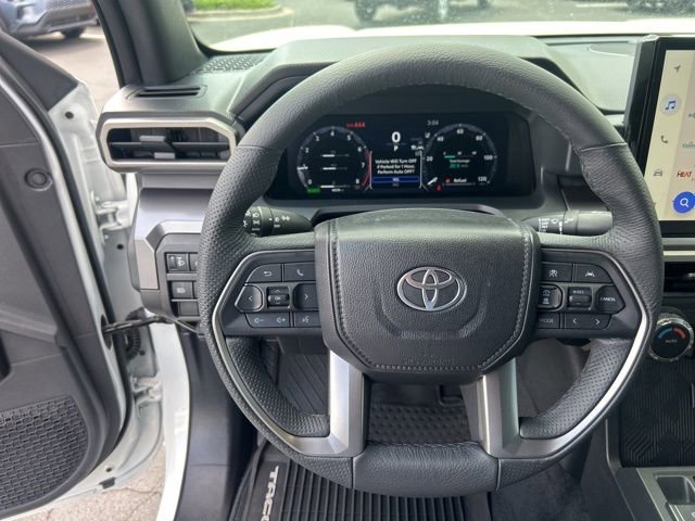 Used 2025 Toyota Tacoma TRD Off-Road AWD/4WD image 20
