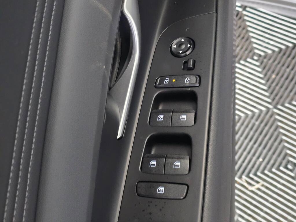 New 2026 Hyundai Elantra Limited image 23