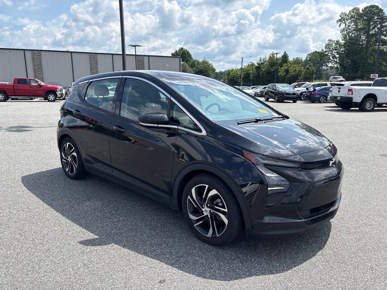 Used 2022 Chevrolet Bolt LT w/ Infotainment Package FWD image 8