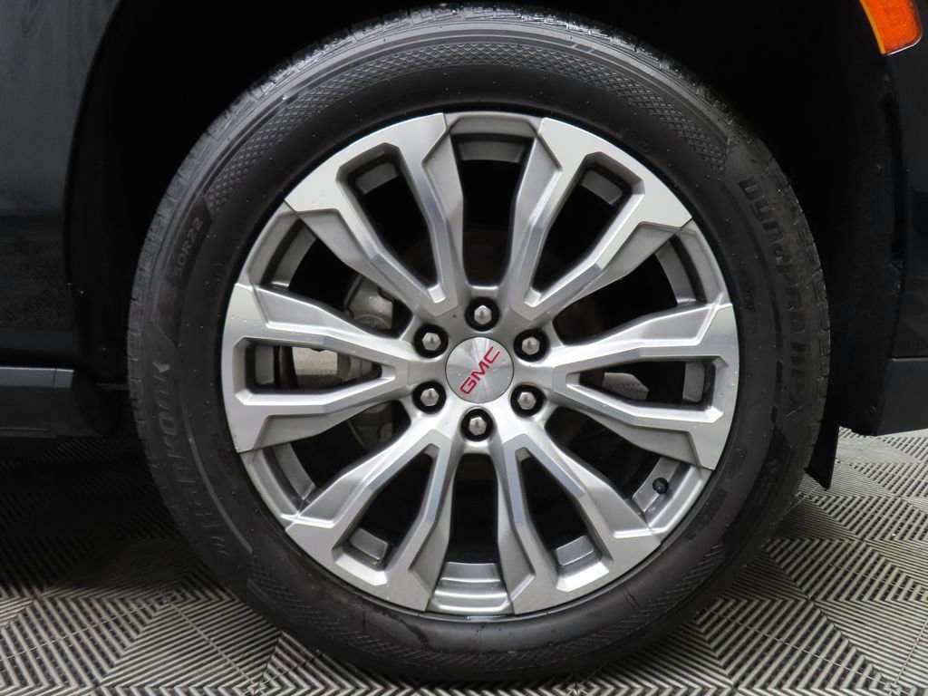 Used 2021 GMC Yukon Denali w/ Denali Premium Package image 8