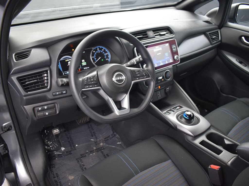 Used 2023 Nissan Leaf S image 5