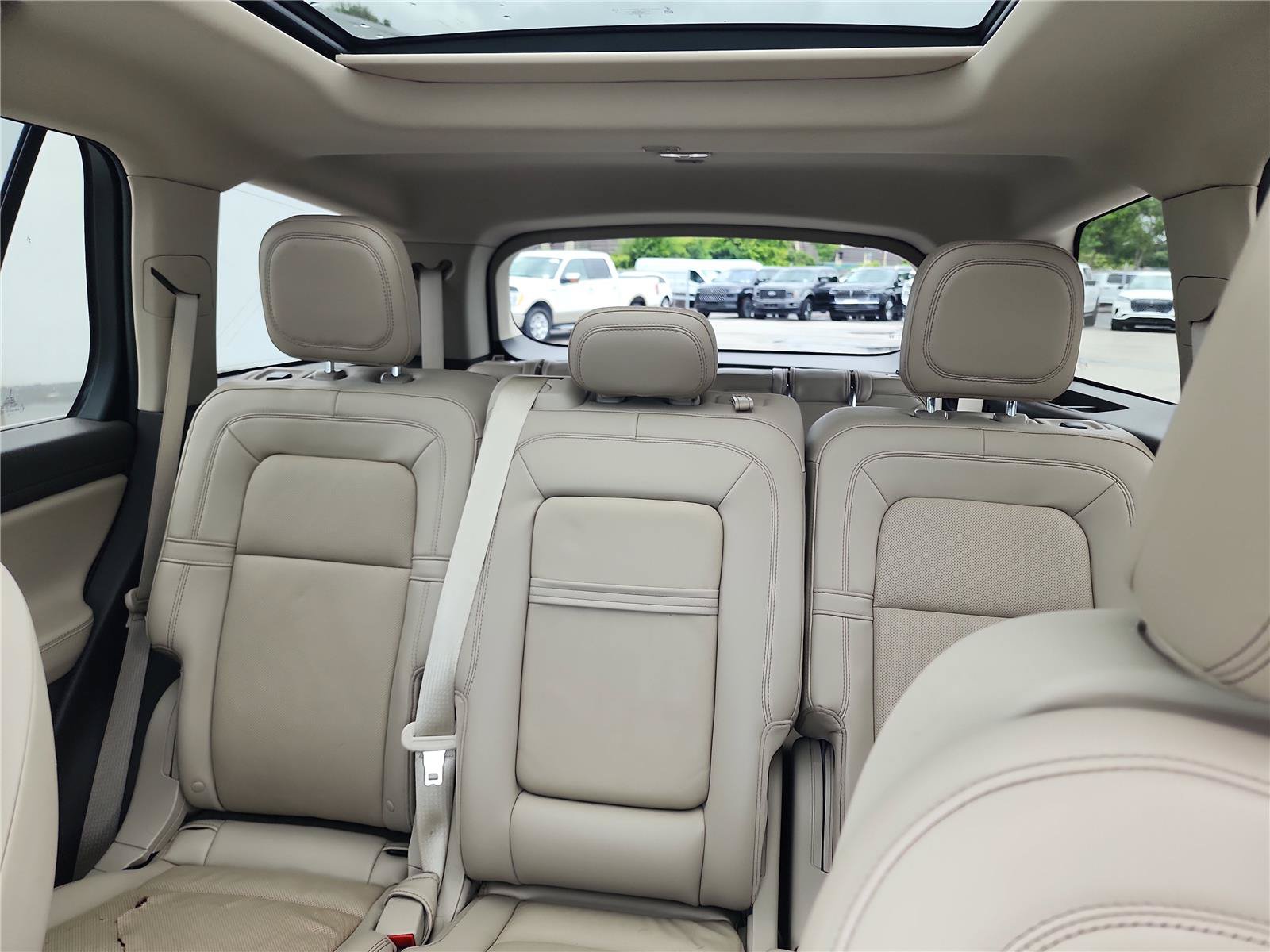 Used 2023 Lincoln Aviator Reserve w/ Equipment Group 201A AWD/4WD image 19