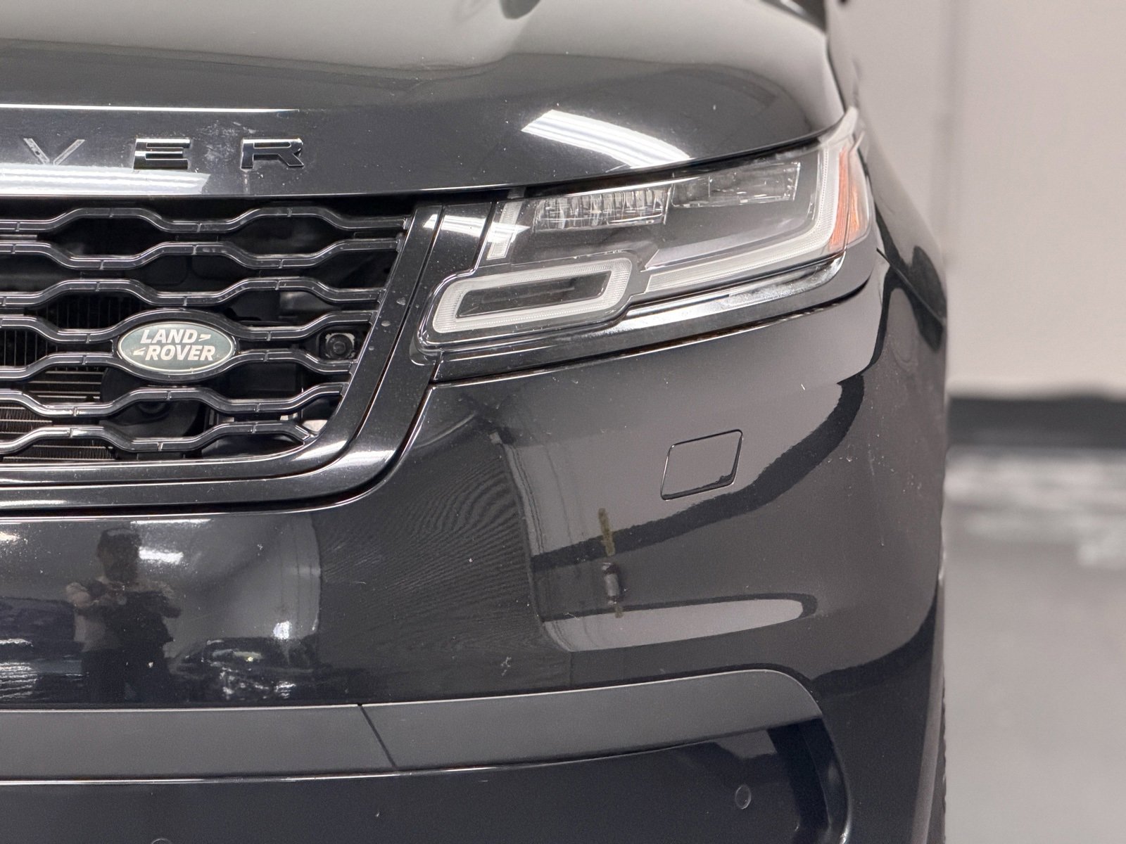 Used 2019 Land Rover Range Rover Velar S image 8