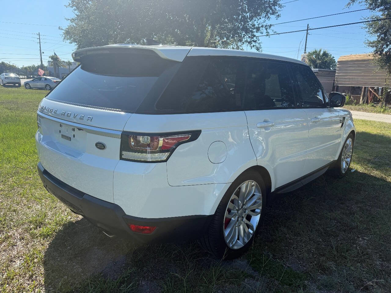 Used 2017 Land Rover Range Rover Sport SE image 3
