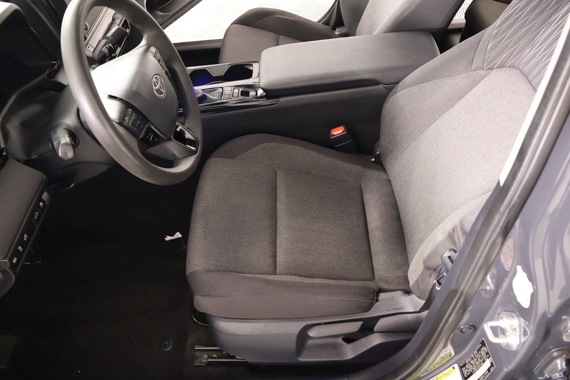 Used 2025 Toyota Camry LE FWD image 10