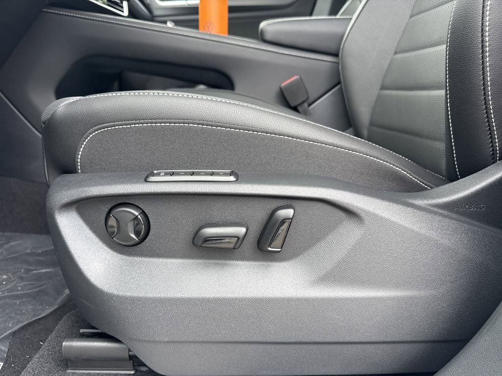 New 2025 Volkswagen Atlas Cross Sport SEL image 24