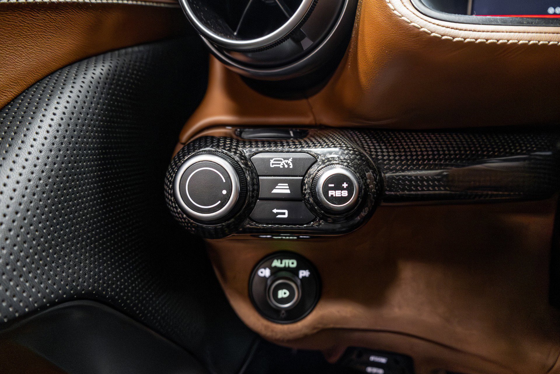 Used 2021 Ferrari 812 GTS image 57