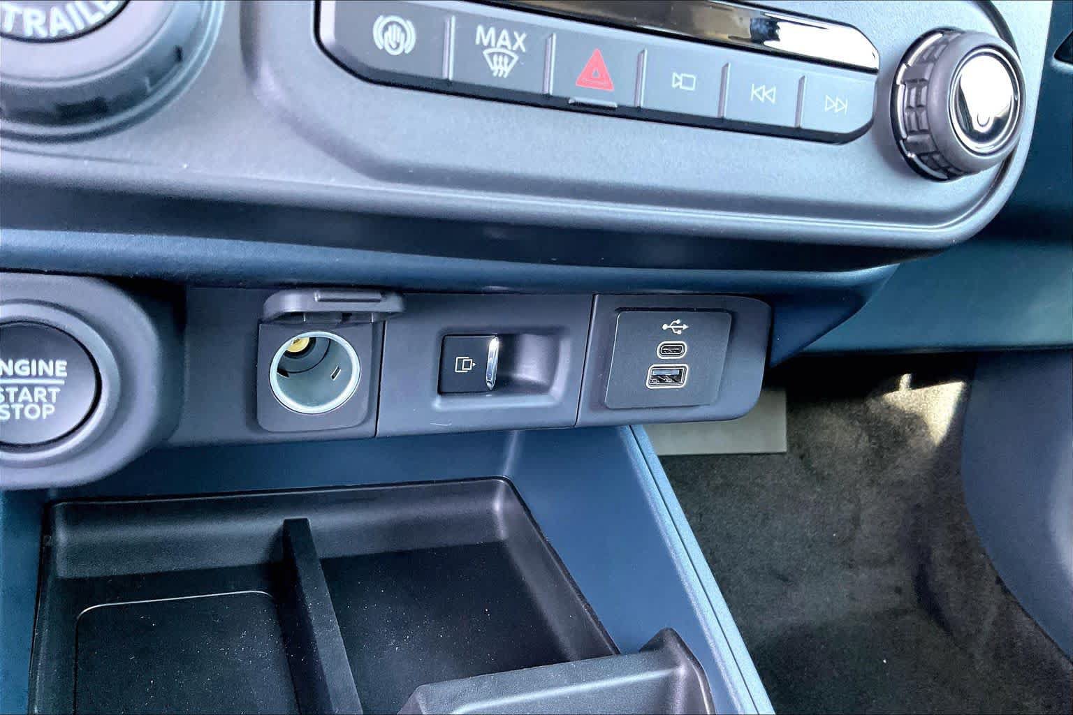 New 2026 Ford Maverick Lobo AWD/4WD image 15