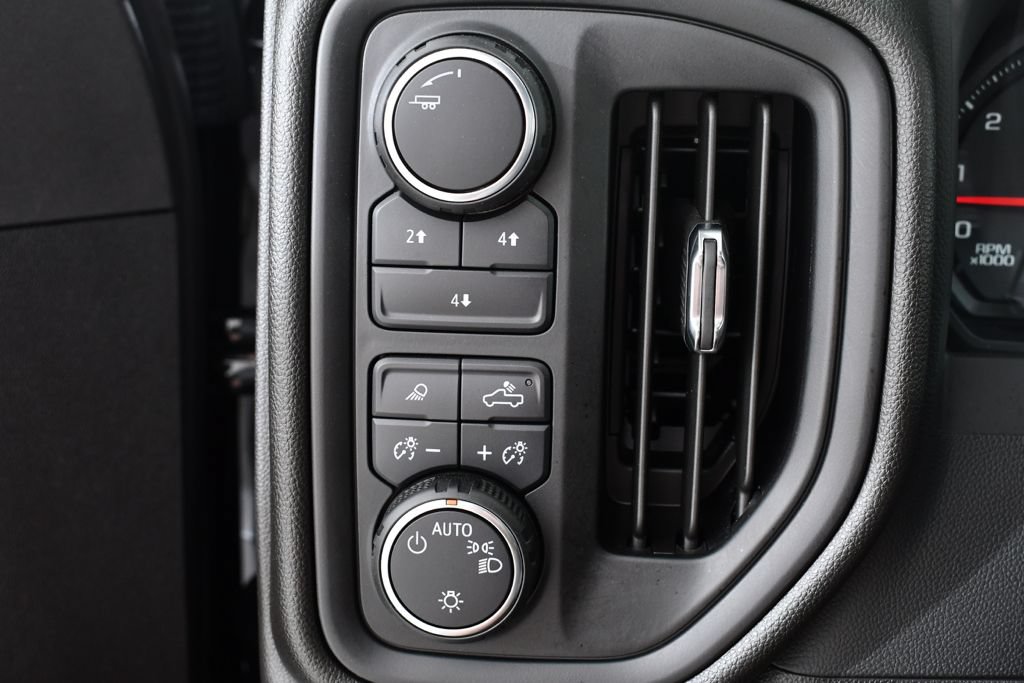 Used 2025 Chevrolet Silverado 3500 W/T AWD/4WD image 26