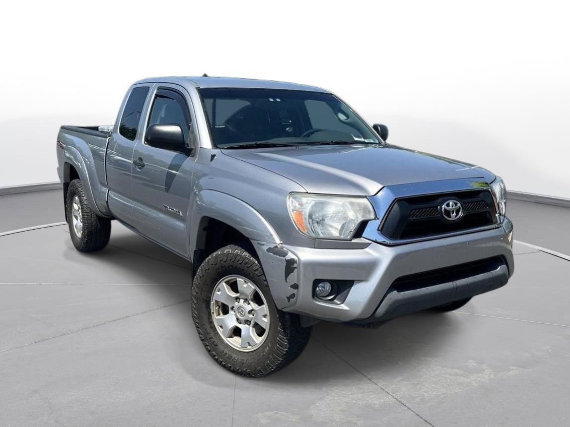 Used 2014 Toyota Tacoma 4x4 Access Cab V6 w/ TRD Off-Road Package image 4