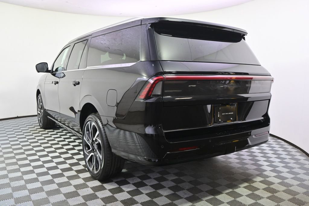 New 2026 Lincoln Navigator L Black Label AWD/4WD image 4