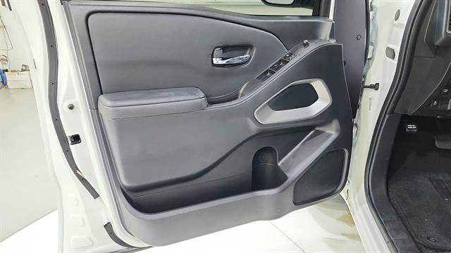 Certified 2024 Nissan Frontier SV w/ Technology Package RWD image 18