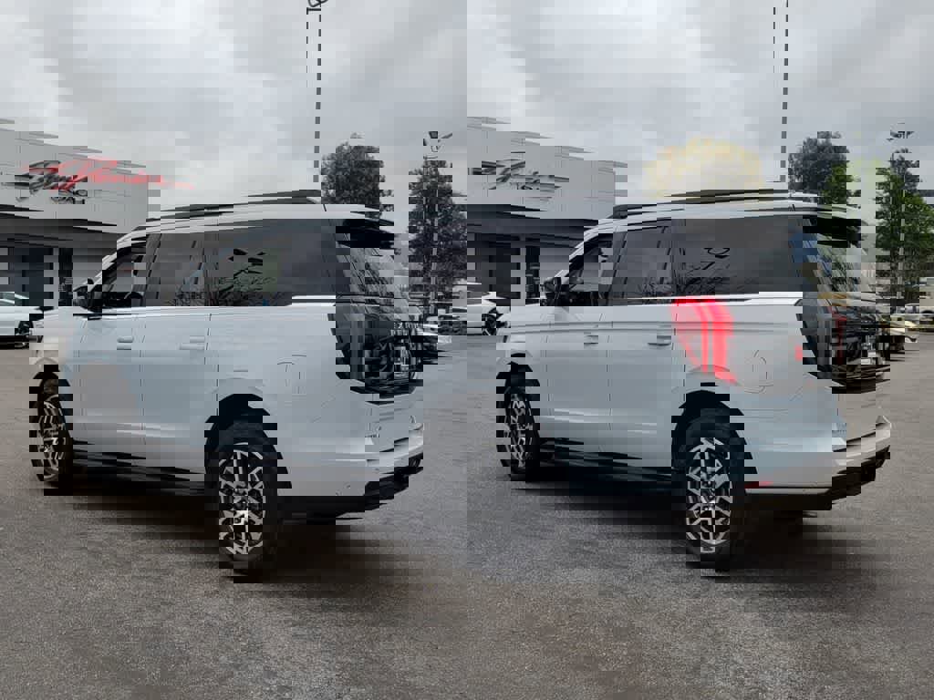 Used 2025 Ford Expedition Max Active image 3