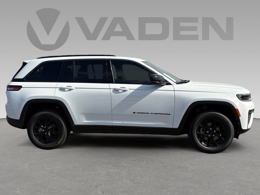 New 2026 Jeep Grand Cherokee Altitude image 6