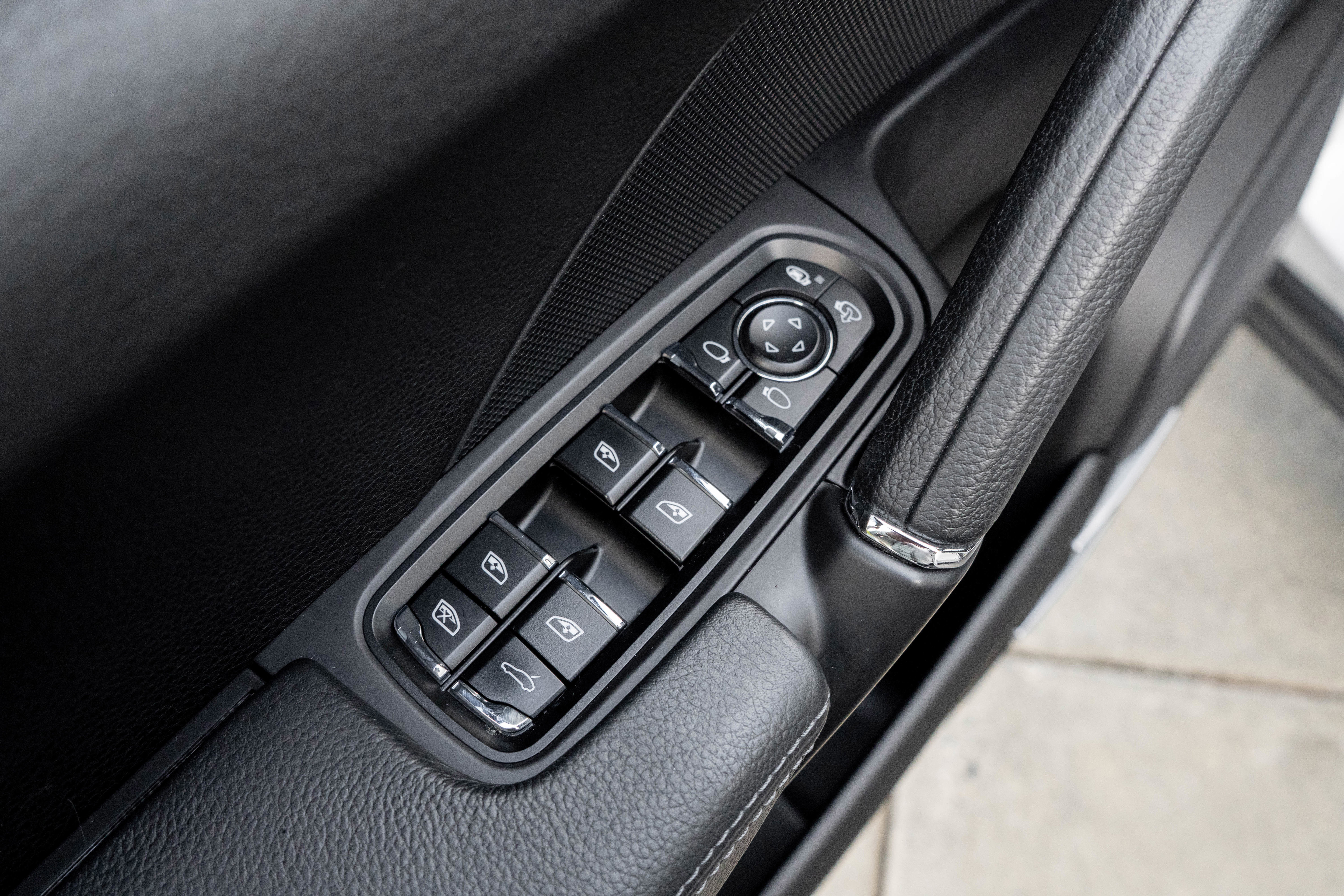 Used 2013 Porsche Cayenne Diesel AWD/4WD image 12