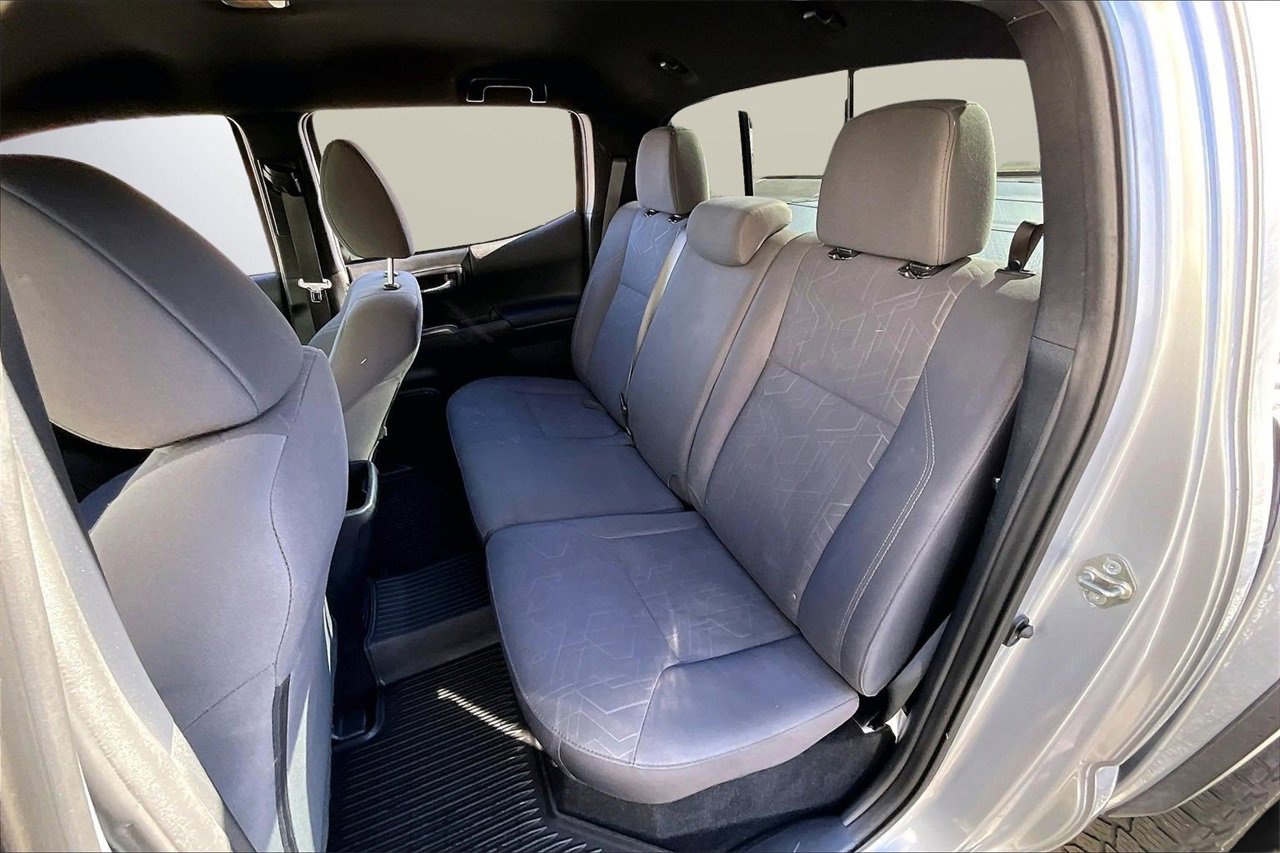 Used 2019 Toyota Tacoma TRD Off-Road w/ Technology Package image 20