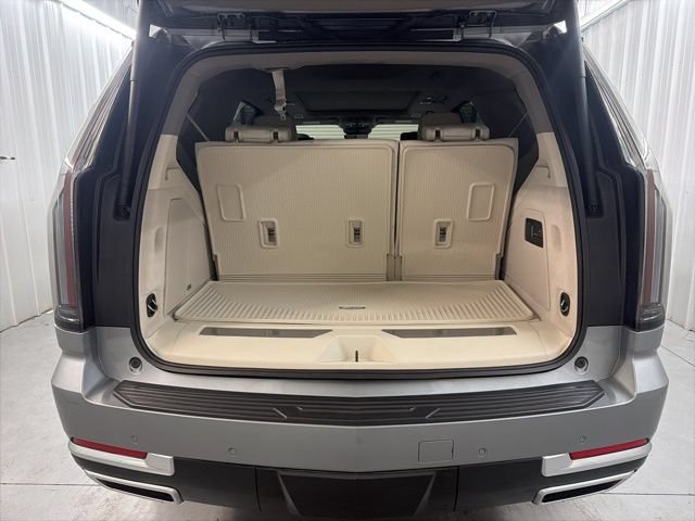 Certified 2025 Cadillac Escalade Premium Luxury Platinum w/ LPO, Radiant Package RWD image 23