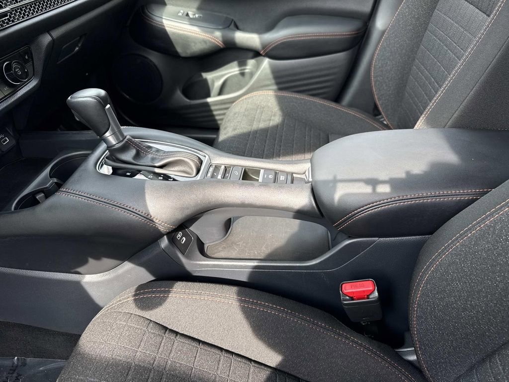 Used 2025 Honda HR-V Sport image 16