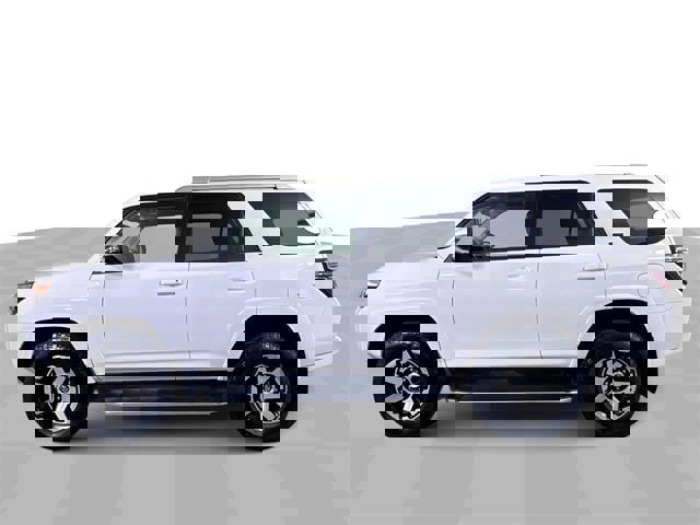 Used 2018 Toyota 4Runner SR5 image 5