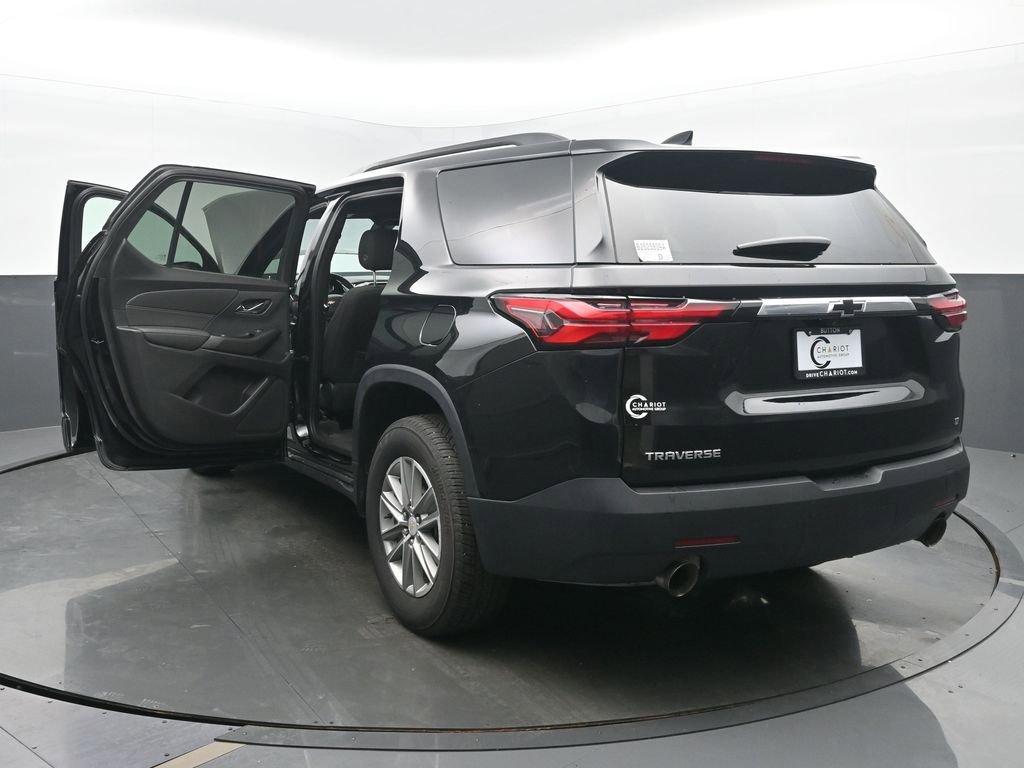 Used 2023 Chevrolet Traverse LT image 58