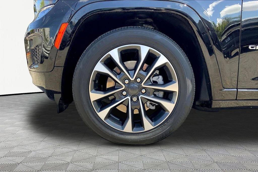 Used 2023 Jeep Grand Cherokee L Overland image 23